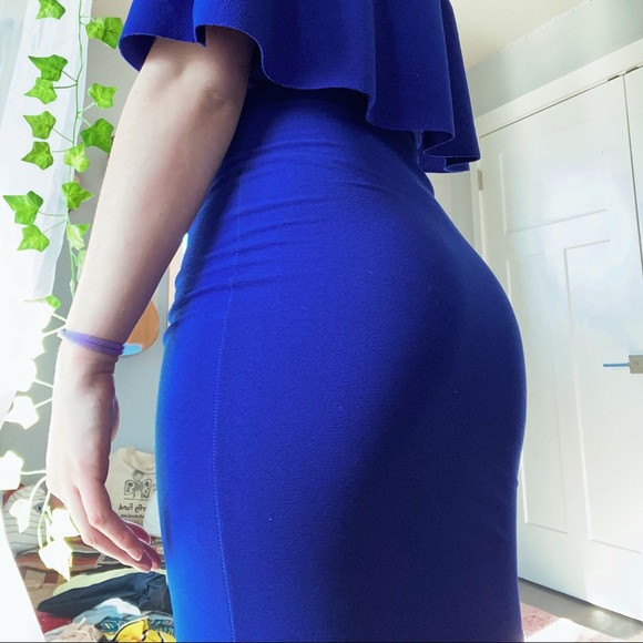 TIGHT AND FLATTERING bright blue dress - Picture 2 of 3